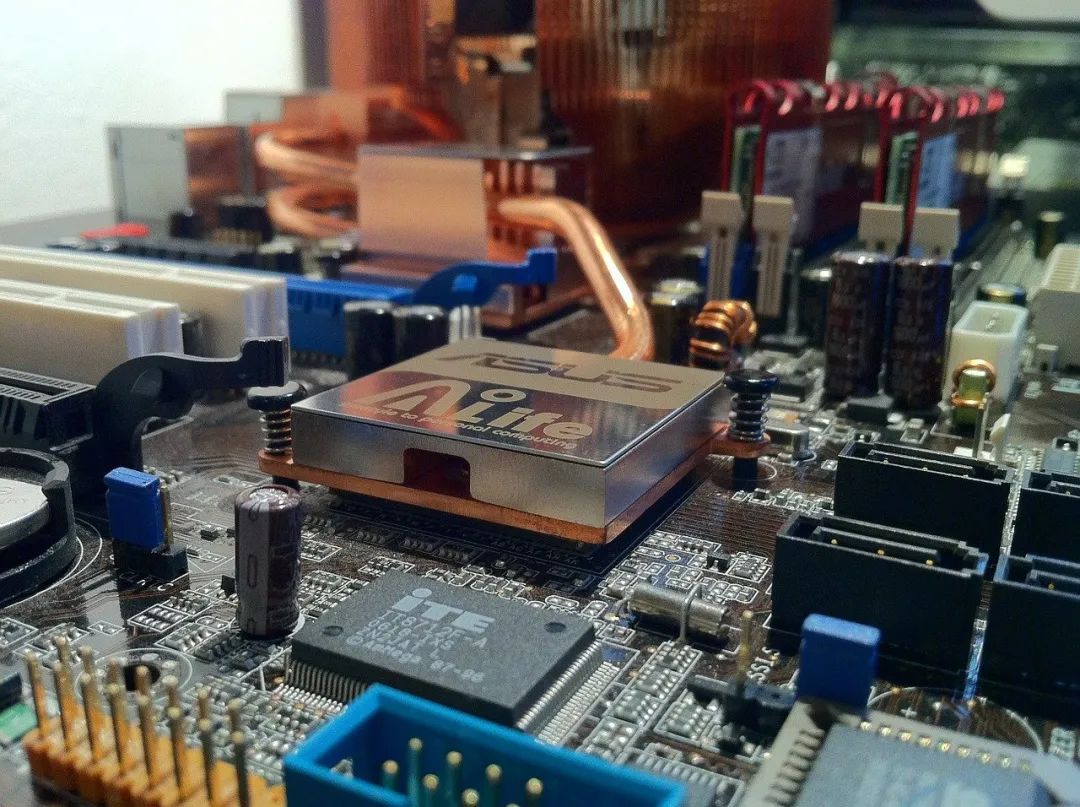 Decoupling capacitors